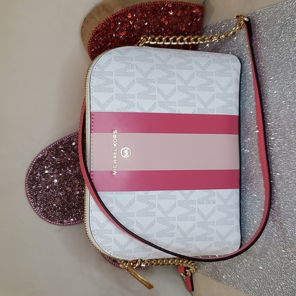 ๐HP๐ Michael Kors ๐NWT๐ Hibiscus Center Stripe Dome Crossbody Purse!๐๐๐ - Picture 7 of 16